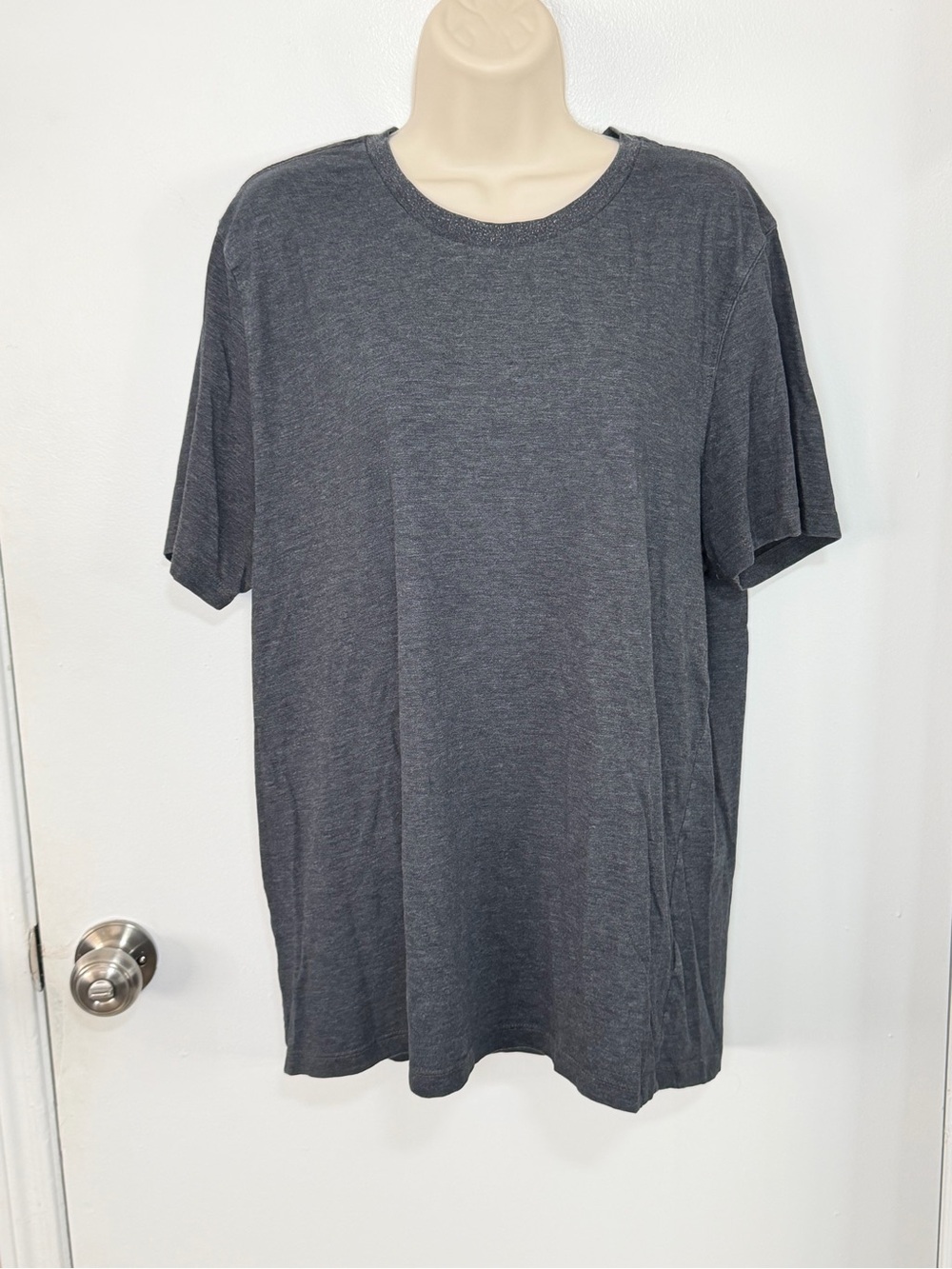 Men's Classic Crew Neck T-Shirt - Charcoal Gray L